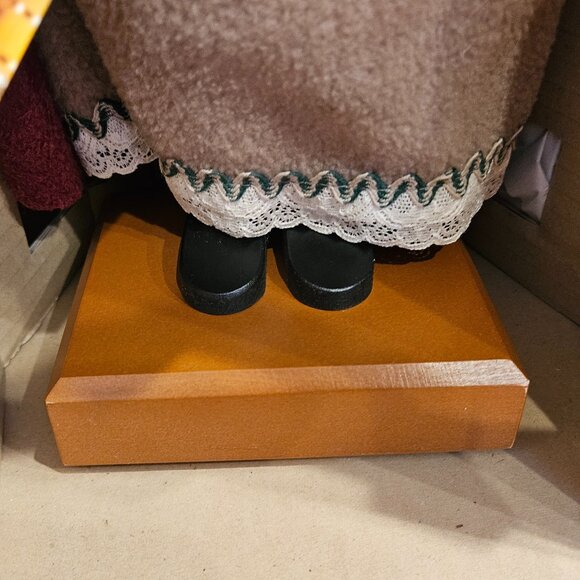 RARE LIMITED CHRISTIAN ULBRICHT CHOIR LADY COLLECTOR CHRISTMAS GERMAN NUTCRACKER - Picture 8 of 16